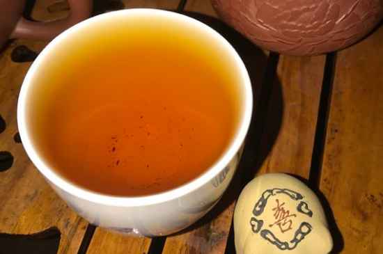 正山小種適合女人喝嗎，女人經(jīng)常喝正山小種茶好嗎