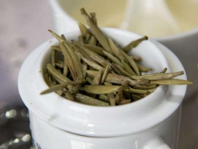 白茶煮好還是泡好喝，老白茶是泡還是煮？