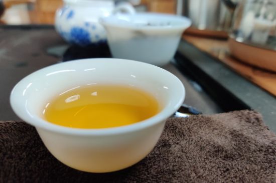 蜜蘭香好還是鴨屎香好，鳳凰單叢茶蜜蘭香和鴨屎香特點(diǎn)有哪些？