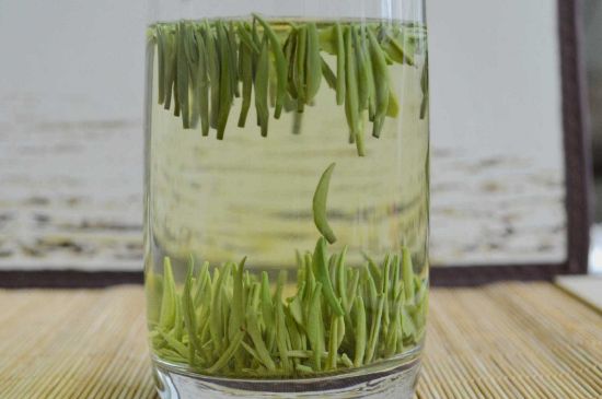 雀舌和竹葉青的區(qū)別，雀舌對(duì)比竹葉青圖片