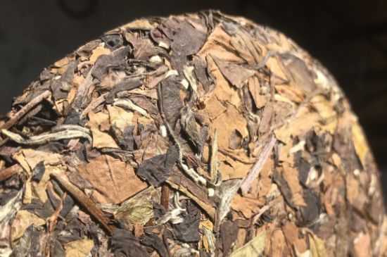 7年壽眉和2年白牡丹哪個好，老白茶壽眉與白牡丹的口感區(qū)別