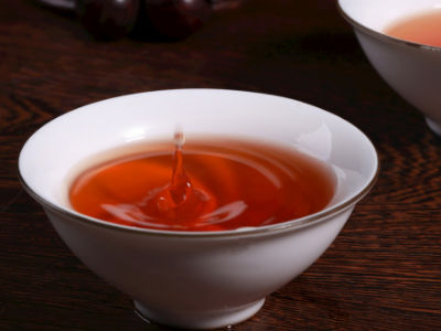 紅茶和綠茶的區(qū)別，常喝紅茶好還是綠茶好？