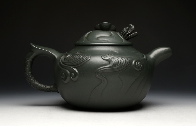 民國(guó)朱可心綠魚化龍宜興紫砂壺