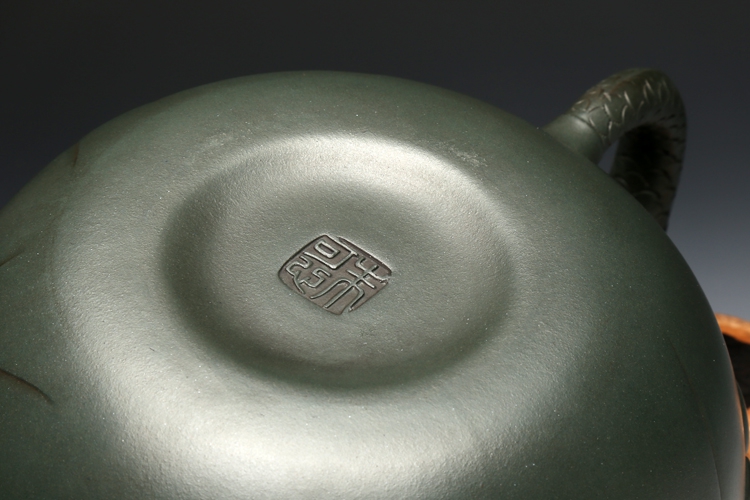 民國(guó)朱可心綠魚化龍宜興紫砂壺